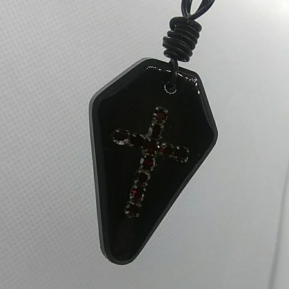 Handmade resin pendant - Picture 6 of 7